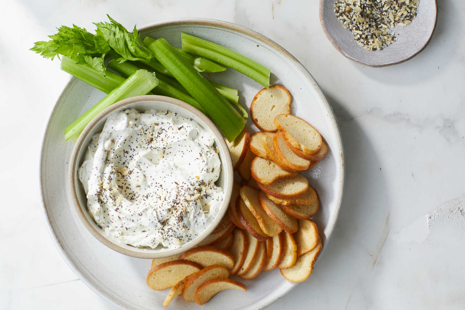 Homemade Everything Bagel Dip: A 10-Minute Party Favorite